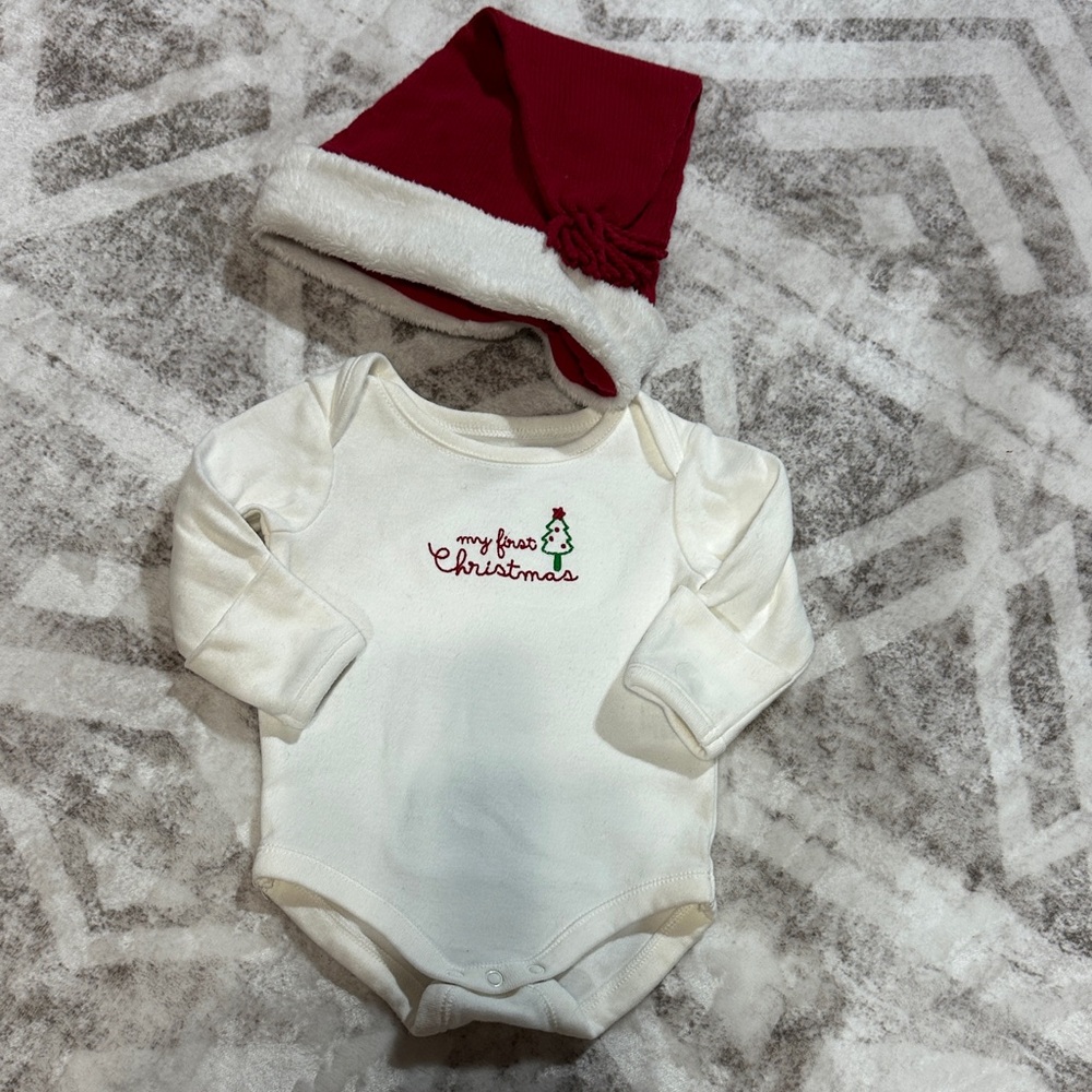 Gymboree onesie and Santa hat to match 0-3 months wore one time